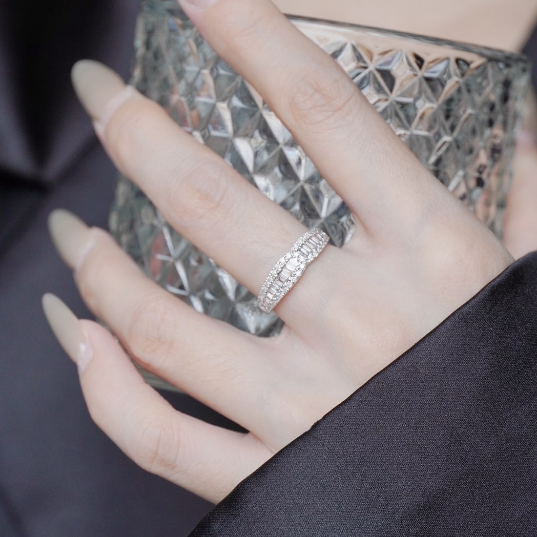 14k Gold 0.68 Ct Natural H Diamond Ring - 7