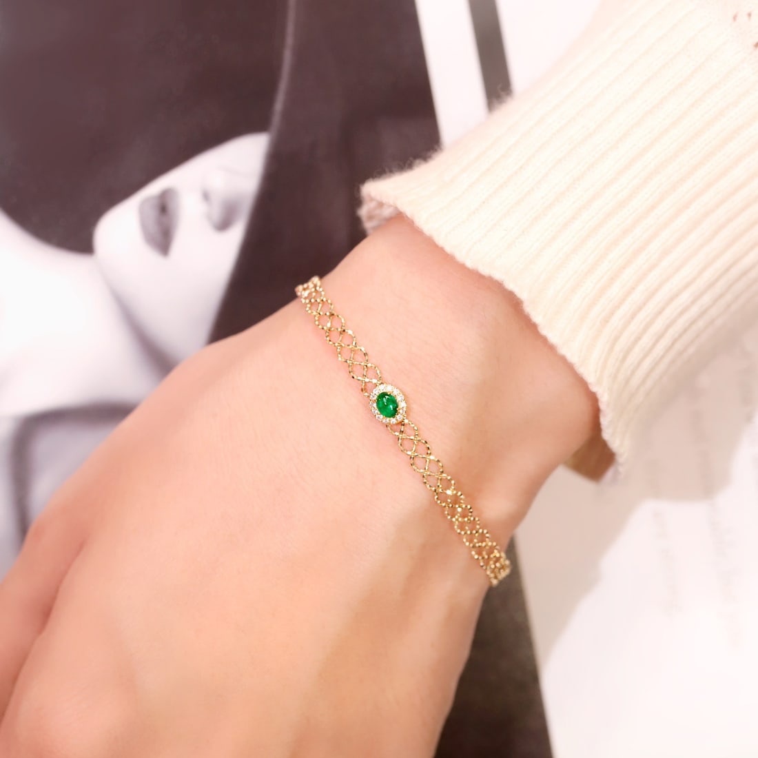 14k Gold 0.40 Ctw Vivid Green Natural Emerald & Diamond Bracelet - 5