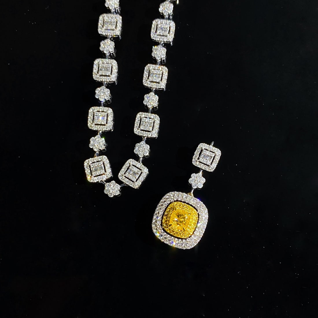 Gia Certified 14k Gold 6.41 Ctw Natural Yellow Diamond & Diamond Necklace - 3