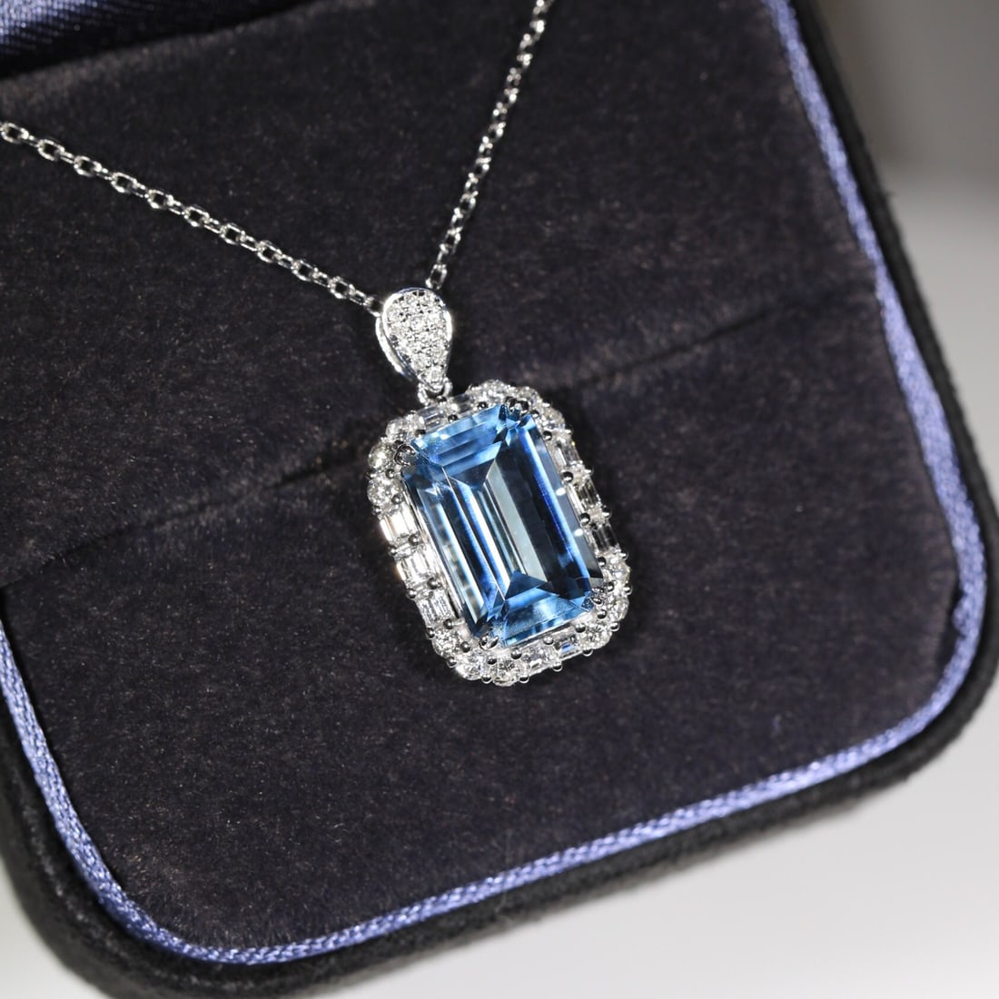 14k Gold 2.33 Ct Natural Aquamarine & Diamond Pendant( Without Chain ) - 5