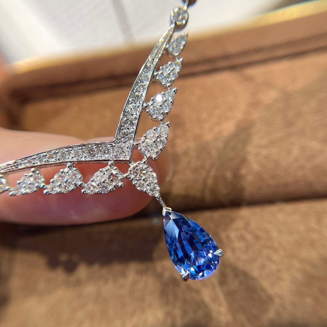 14k Gold 1.50 Ct Natural Sapphire & Diamond Necklace - 4