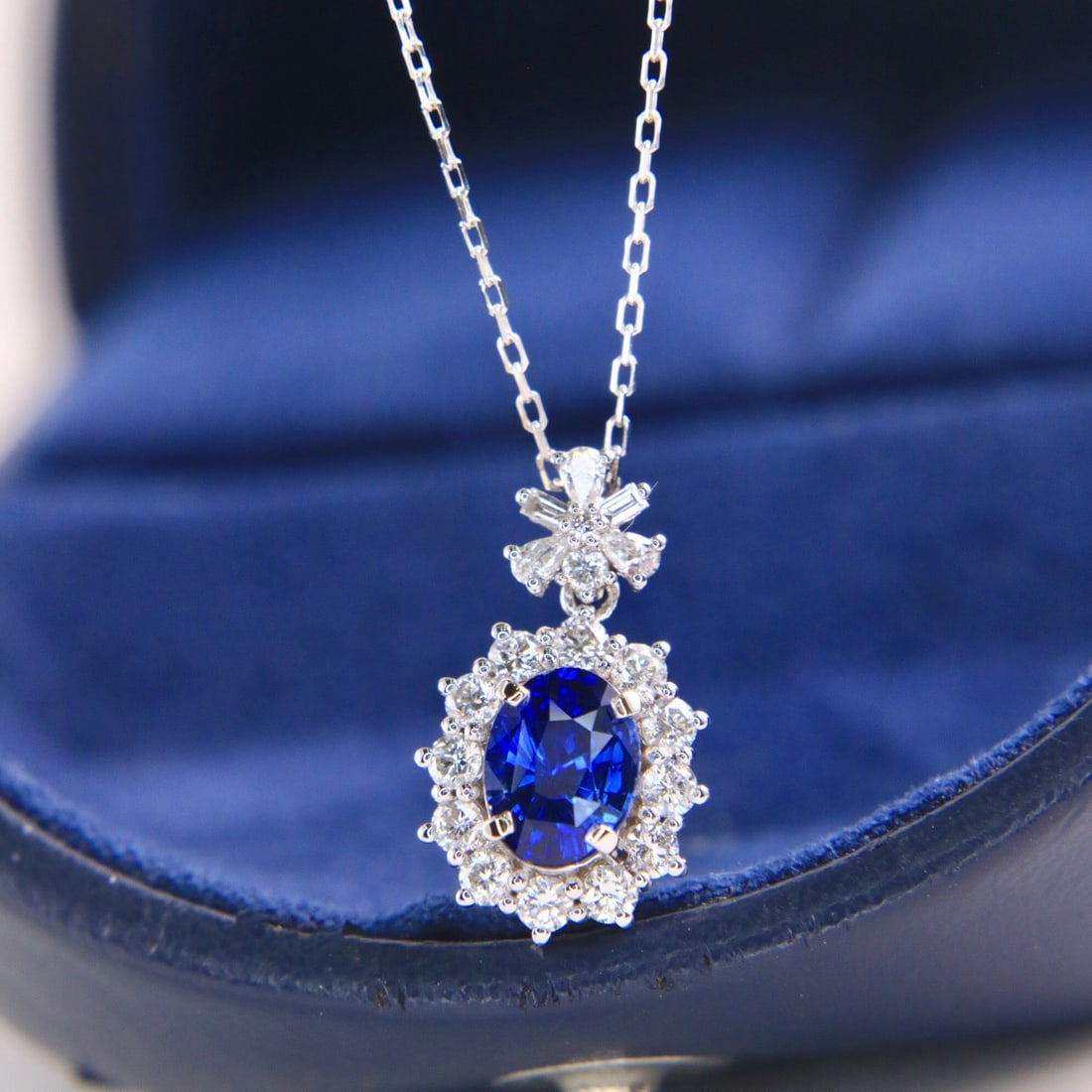 14k Gold 1.53 Ctw Vivid Blue Natural Sapphire & Diamond Necklace: Ref:231128228 // gold content:14k gold // main gemstone:sapphire // shape:oval // carat weight:1. 08ct // color:vivid blue // treatment:natural // // adjacent gemstone 2 : diamond // shape:multiple