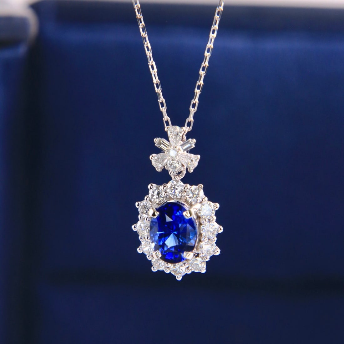 14k Gold 1.53 Ctw Vivid Blue Natural Sapphire & Diamond Necklace - 2