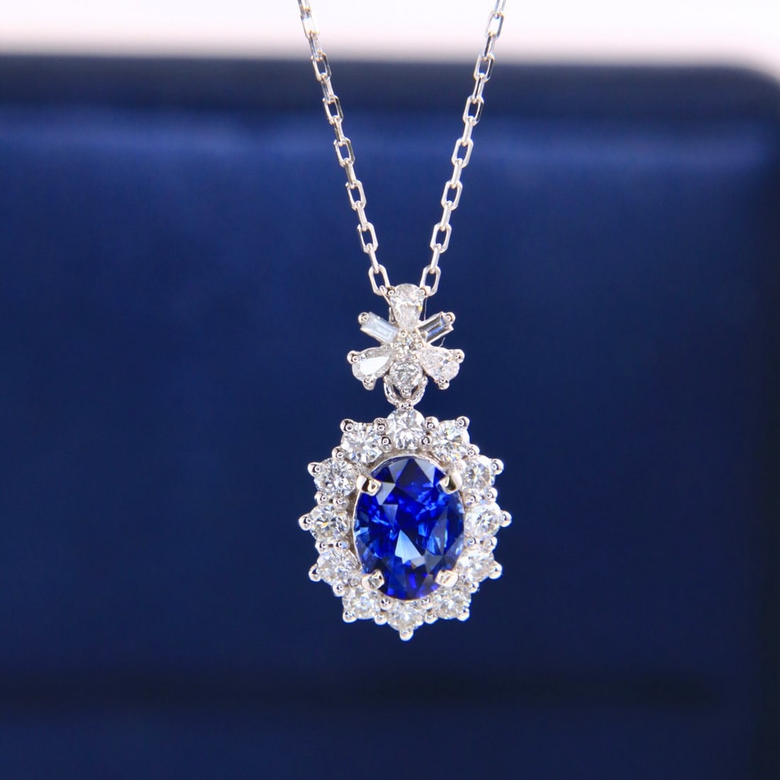 14k Gold 1.53 Ctw Vivid Blue Natural Sapphire & Diamond Necklace - 3