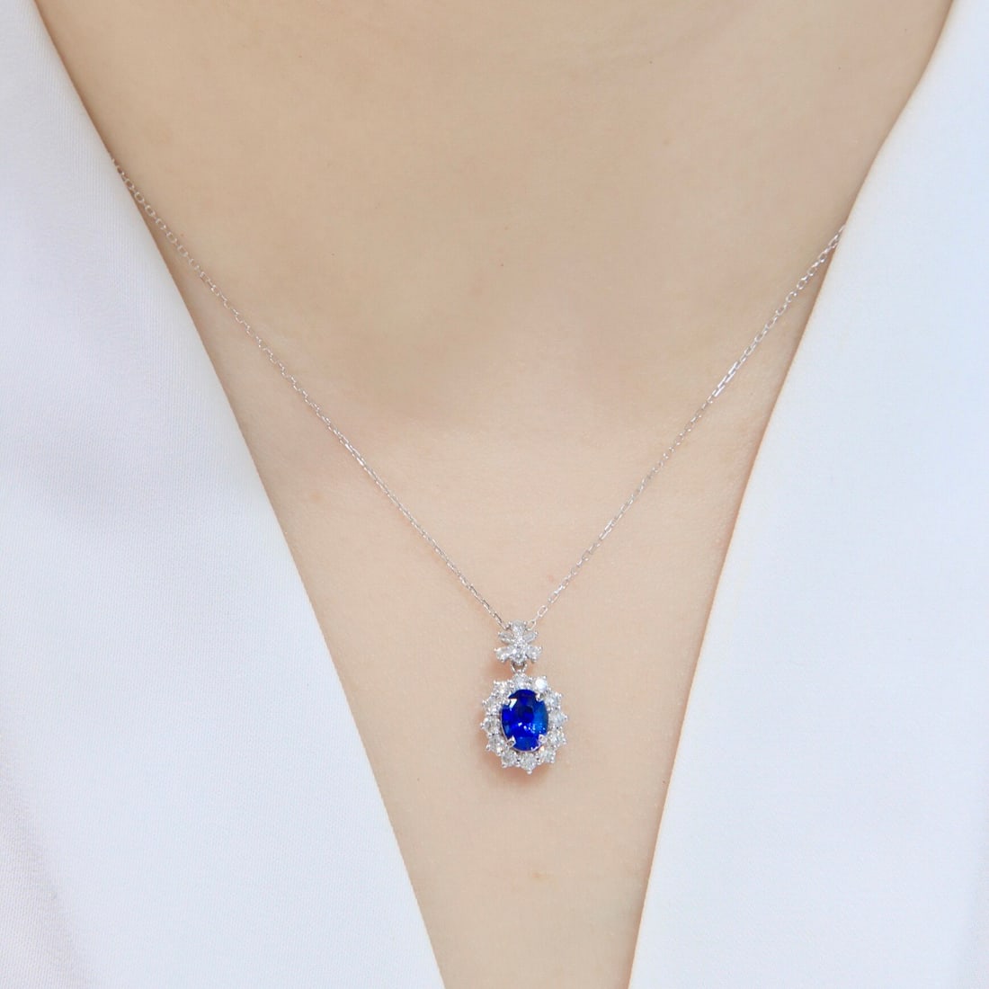 14k Gold 1.53 Ctw Vivid Blue Natural Sapphire & Diamond Necklace - 8