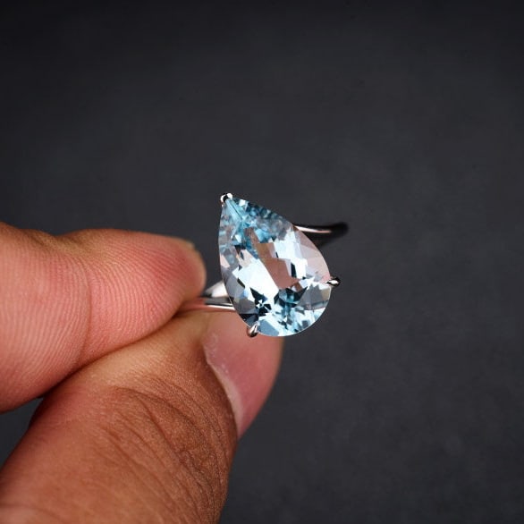 14k Gold 4.1 Ct Natural Aquamarine Ring - 7