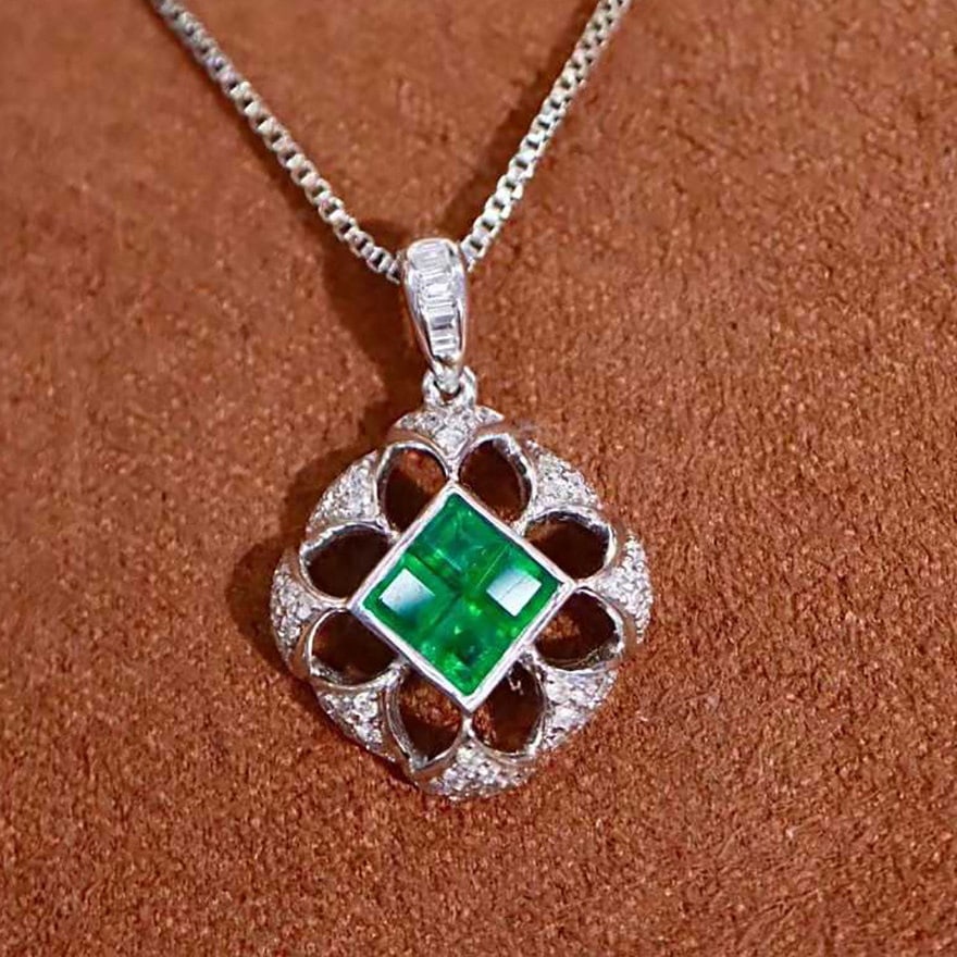 14k Gold 0.92 Ctw Vivid Green Natural Emerald & Diamond Pendant( Without Chain ) - 3