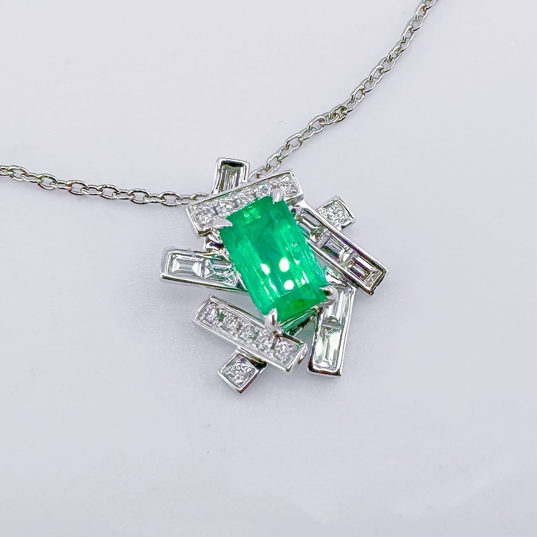 14k Gold 1.36 Ctw Natural Emerald & Diamond Pendant( Without Chain ): Ref:231128265 // gold content:14k gold // main gemstone:emerald // shape:octagonal // carat weight:0. 96ct // color:green // treatment:natural // // adjacent gemstone 2 : diamond // shape:multiple