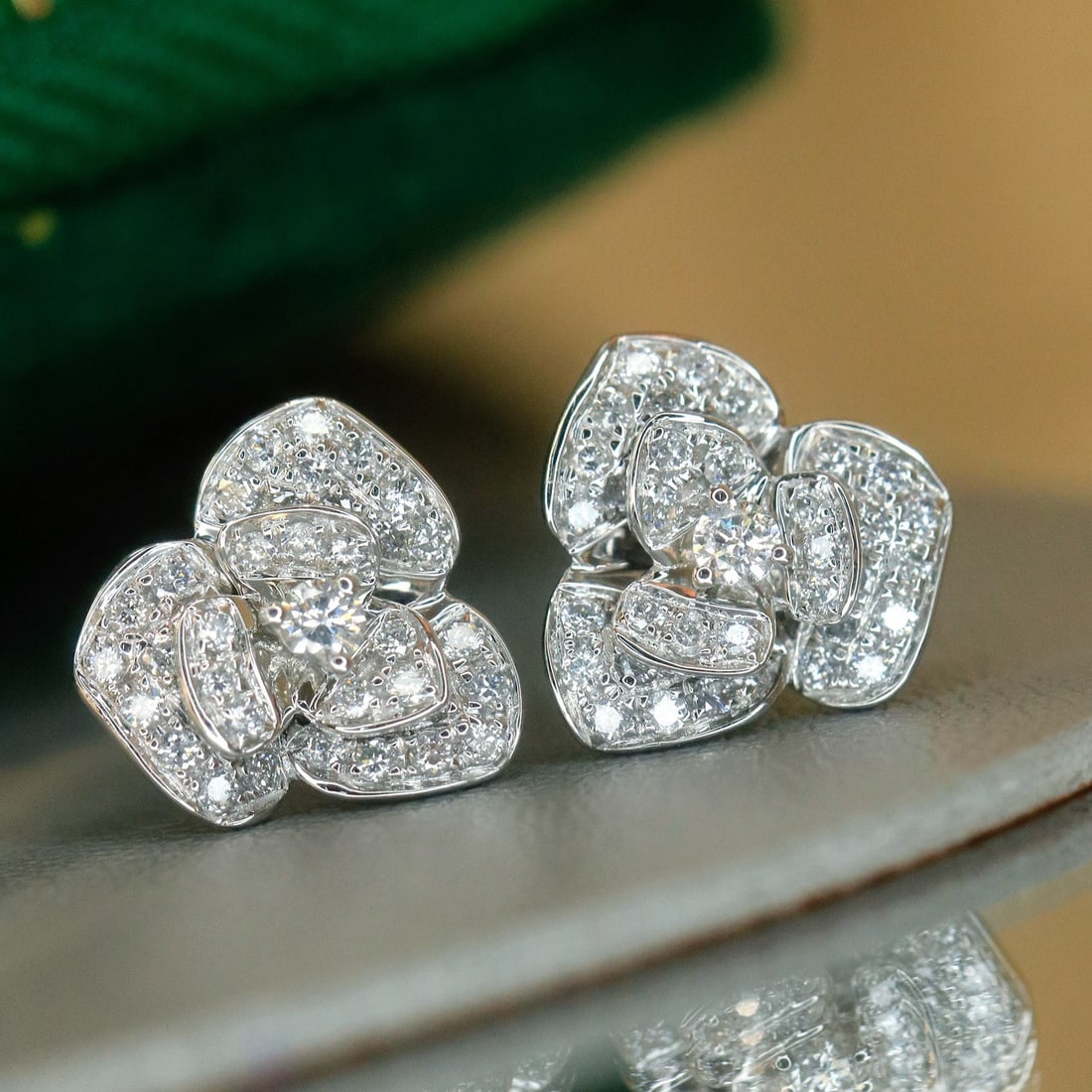 14k Gold 0.48 Ct Natural H Diamond & Flowers Earrings - 4