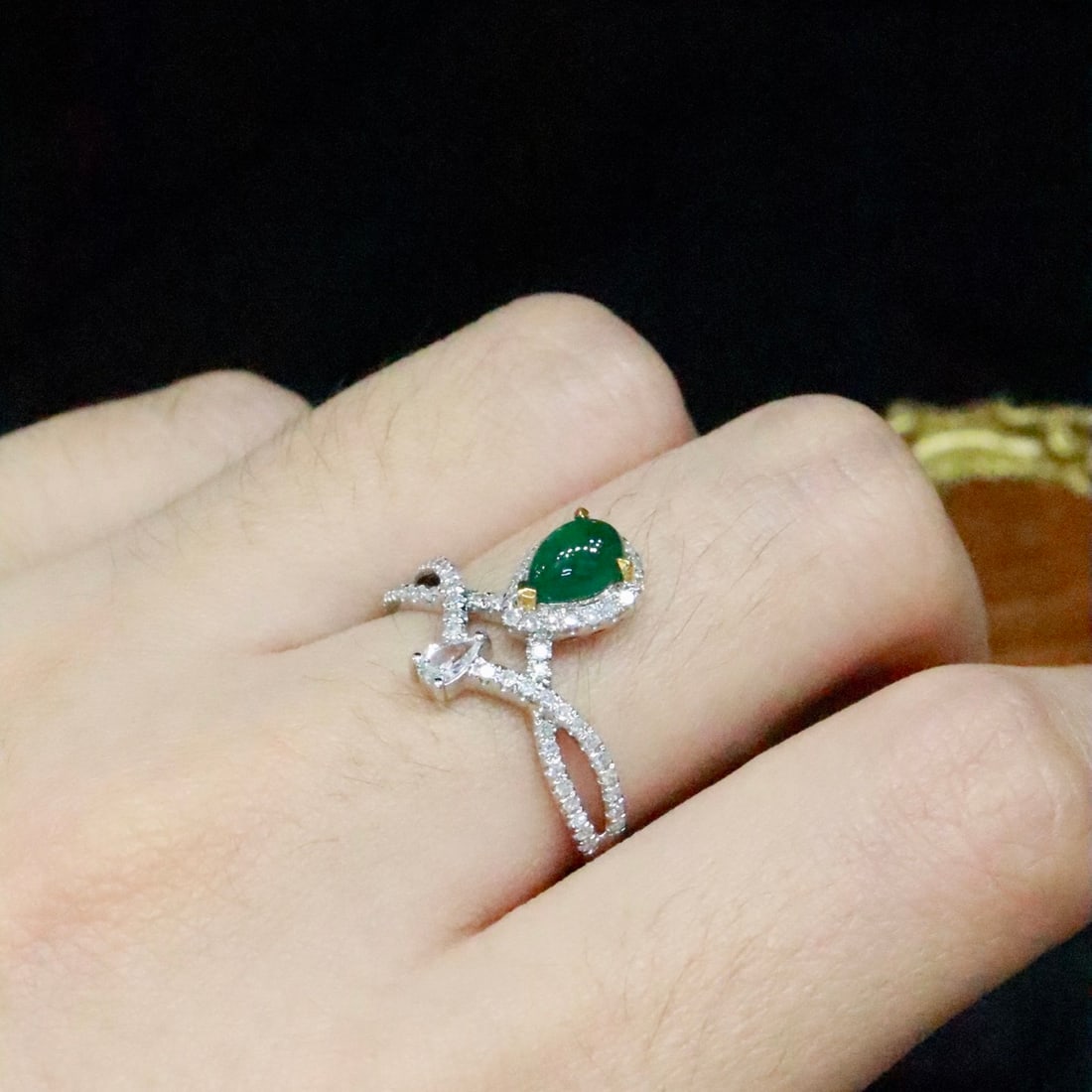 14k Gold 0.81 Ctw Natural Emerald & Diamond Ring - 6