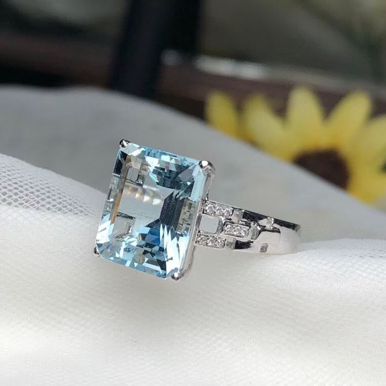 14k Gold 5.00 Ct Natural Aquamarine & Diamond Ring - 3