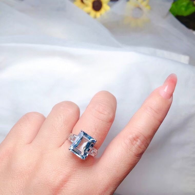 14k Gold 5.00 Ct Natural Aquamarine & Diamond Ring - 4