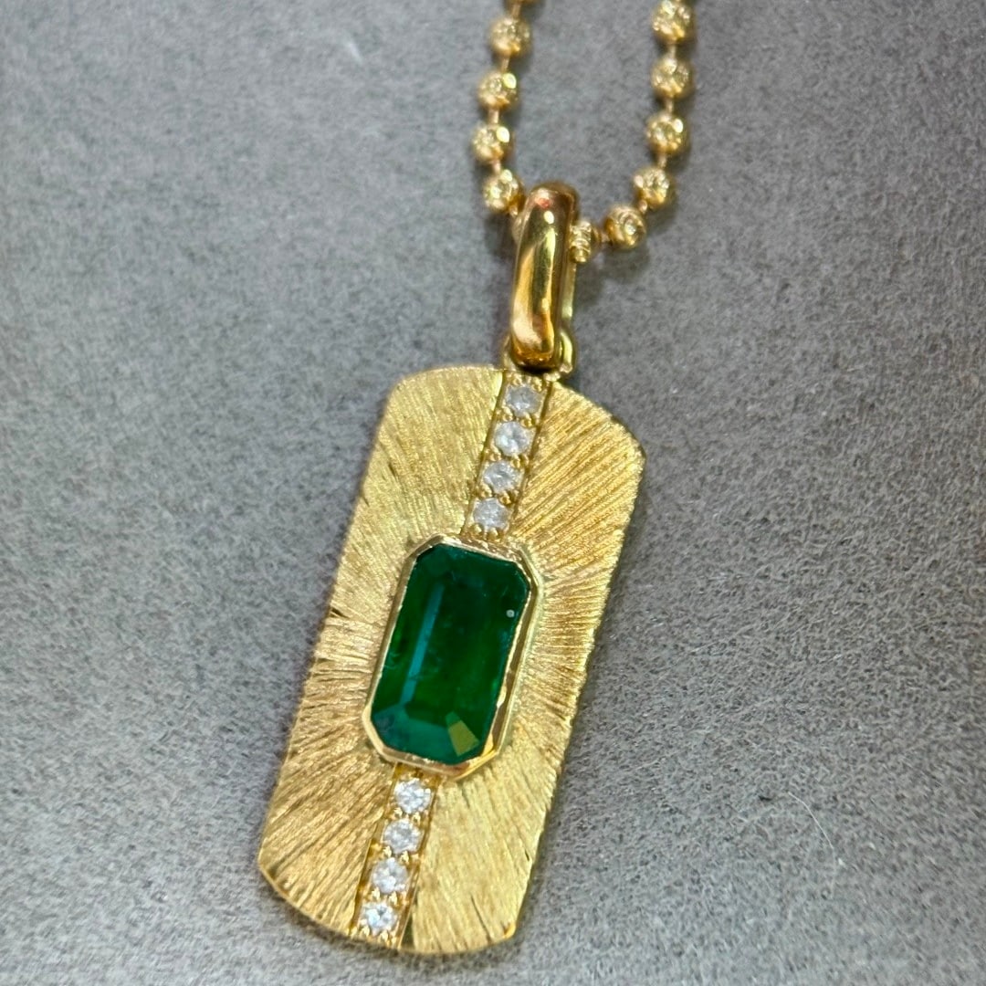 14k Gold 0.70 Ctw Vivid Green Natural Emerald & Diamond Pendant( Without Chain ) - 4