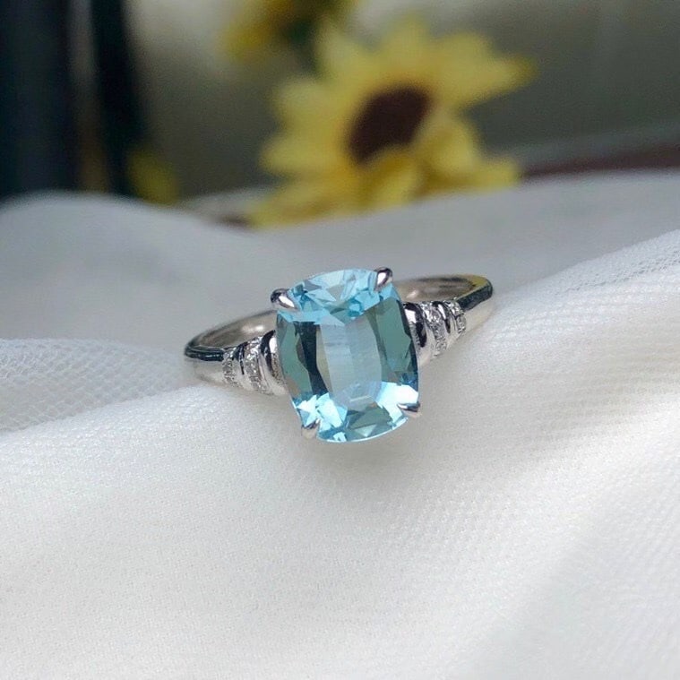 14k Gold 1.65 Ct Natural Aquamarine & Diamond Ring: Ref:231128352 // gold content:14k gold // ring size:7. 25us // // main gemstone:aquamarine // shape:cushion // carat weight:1. 65ct // color:blue // treatment:natural // // adjacent gemstone 2 : diamo