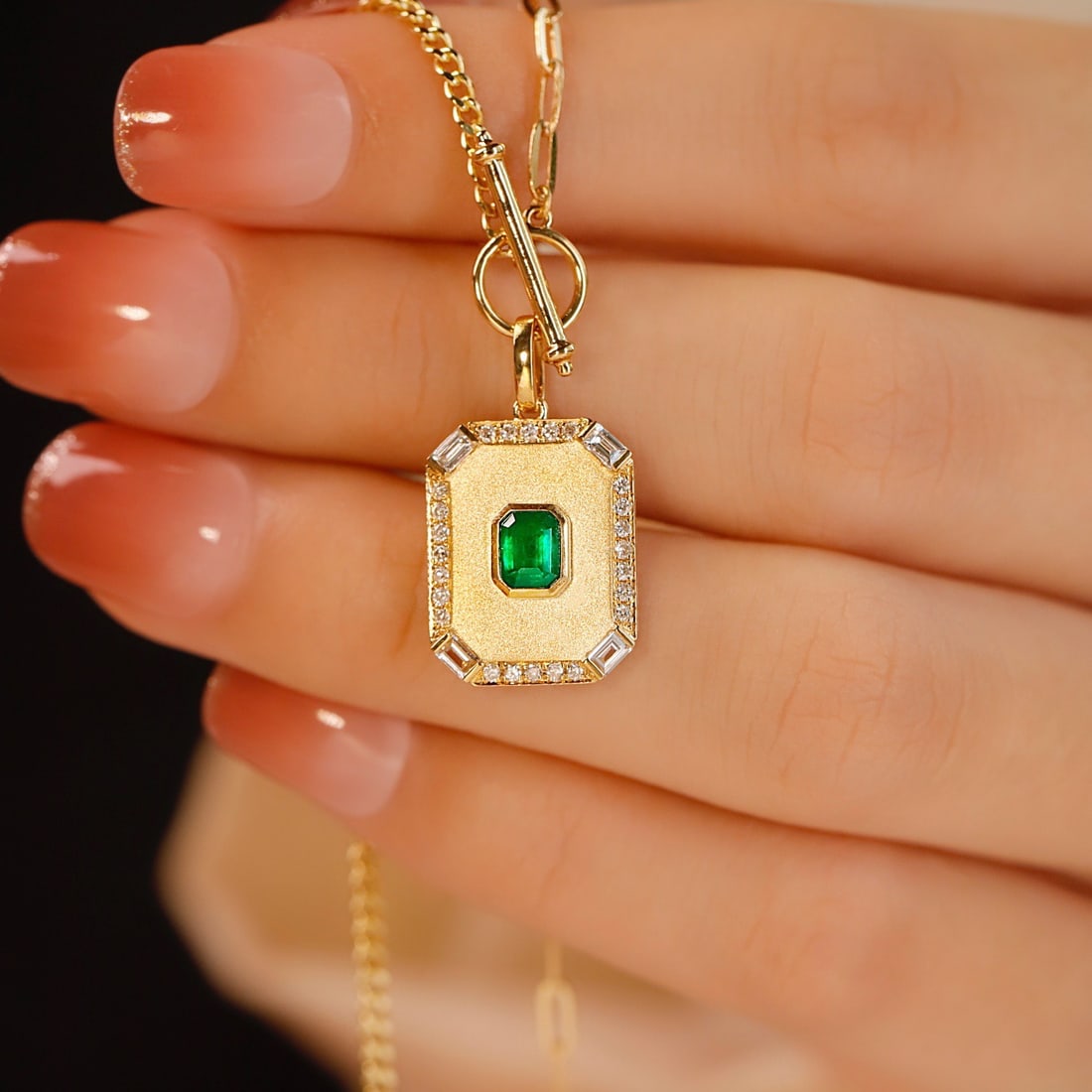 14k Gold 0.56 Ctw Vivid Green Natural Emerald & Diamond Necklace - 3