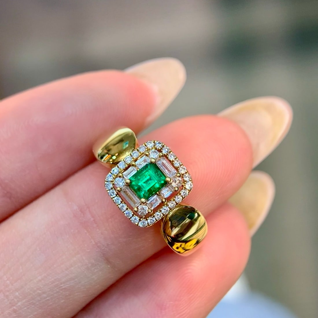 14k Gold 0.51 Ctw Vivid Green Natural Emerald & Diamond Ring - 2