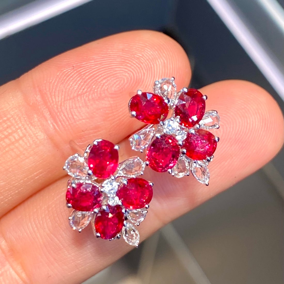 14k Gold 3.41 Ct Natural Ruby & Sapphire & Diamond Earrings: Ref:231128360 // gold content:14k gold // main gemstone:ruby // shape:oval // carat weight:3. 41ct // color:red // treatment:natural // // adjacent gemstone 2 : sapphire // number of stones:10 //