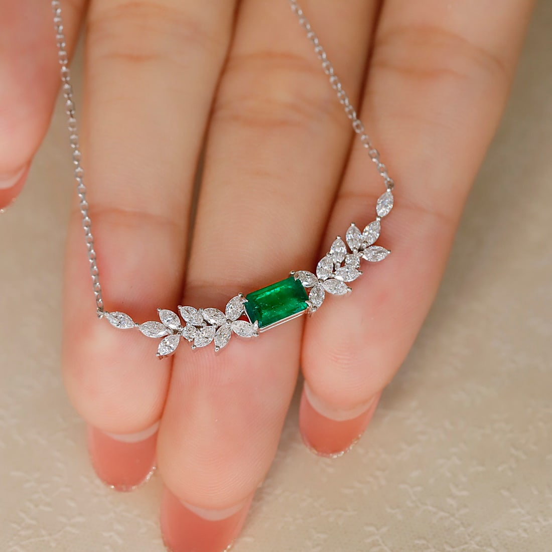 14k Gold 1.36 Ctw Vivid Green Natural Emerald & Diamond Necklace - 4