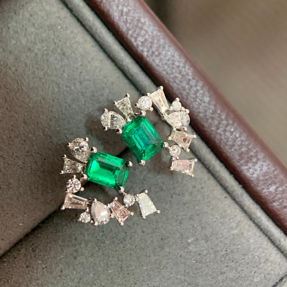 14k Gold 1.29 Ctw Vivid Green Natural Emerald & Diamond Earrings - 2