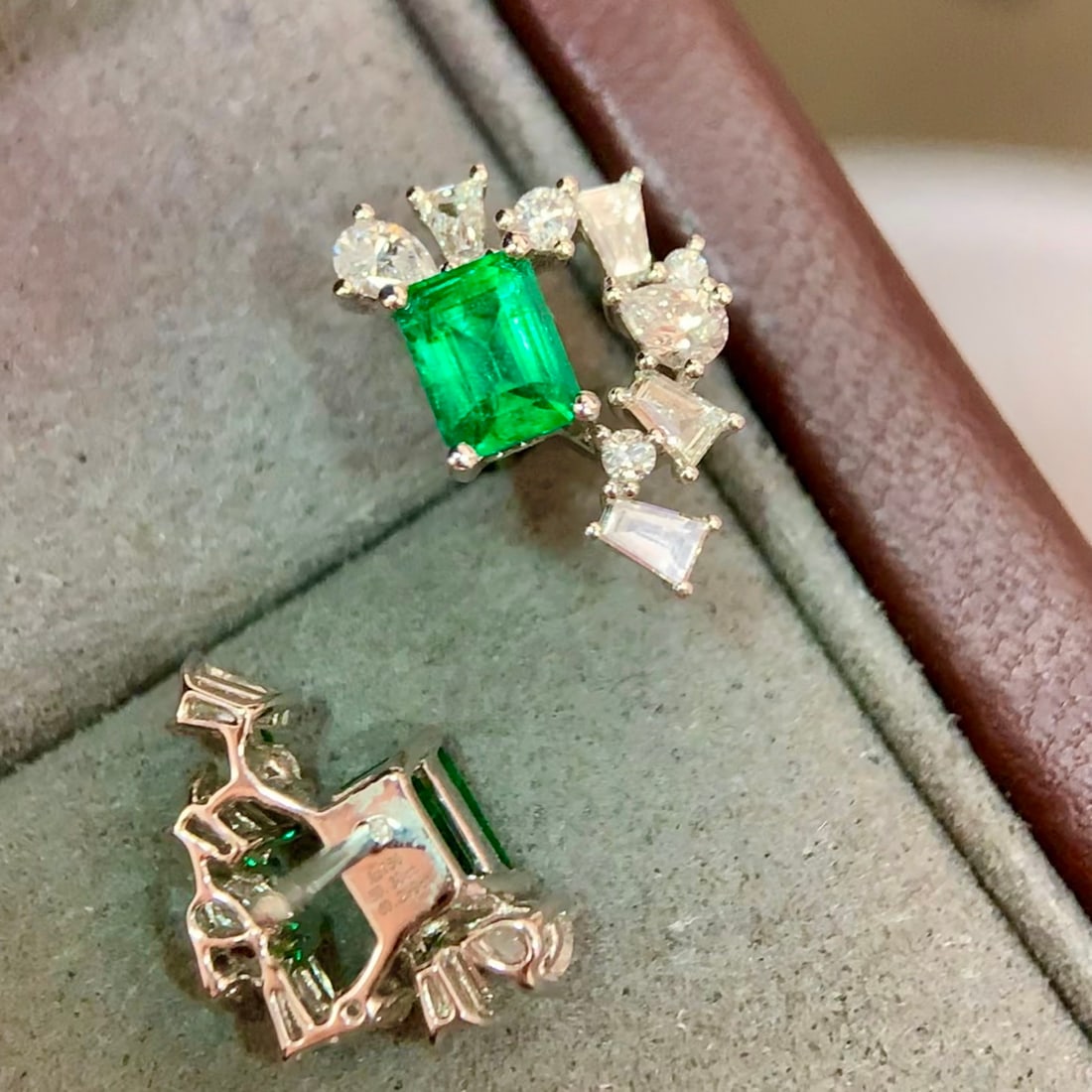 14k Gold 1.29 Ctw Vivid Green Natural Emerald & Diamond Earrings - 3