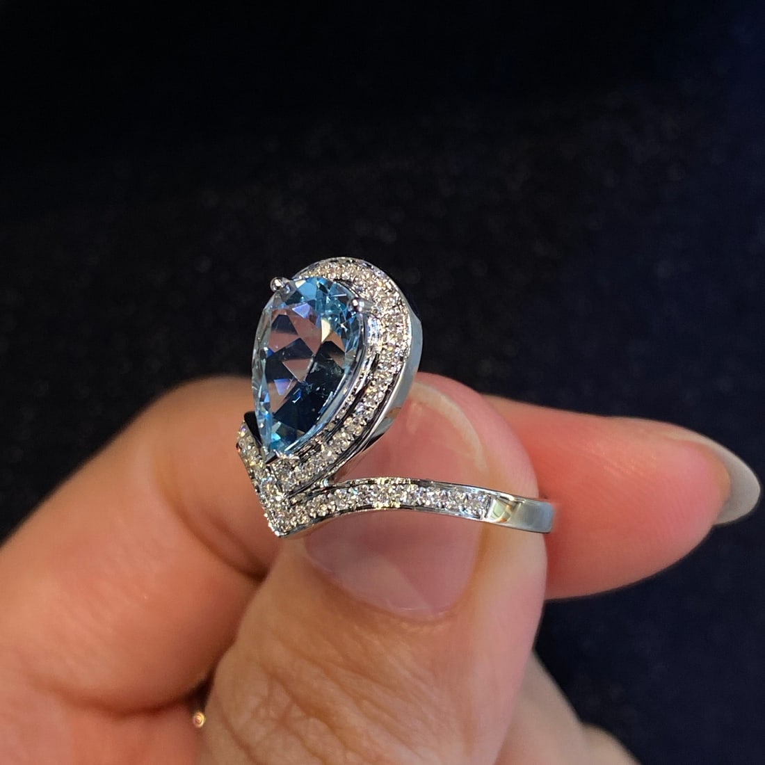 14k Gold 2.10 Ctw Natural Aquamarine & Diamond Ring - 2