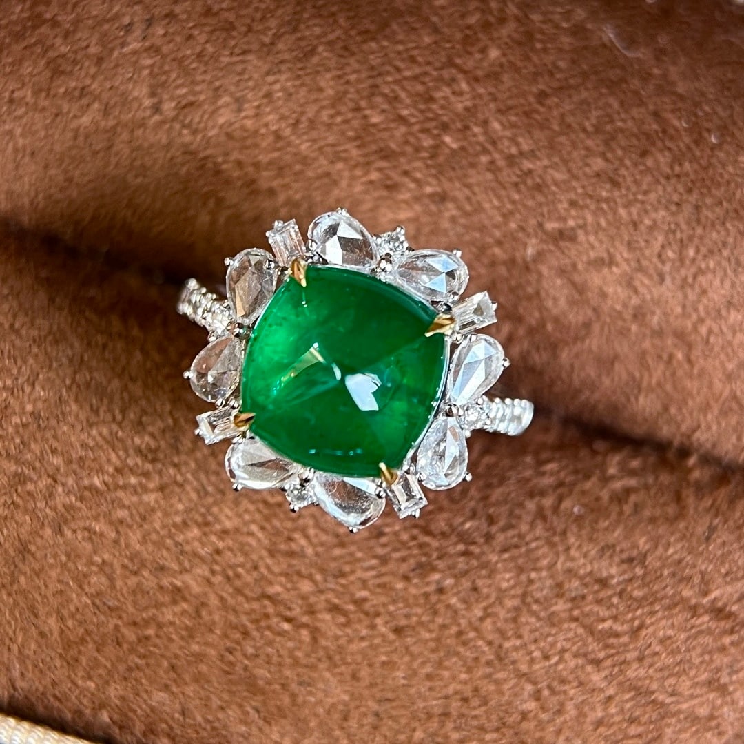 14k Gold 5.45 Ctw Vivid Green Natural Emerald & Diamond Ring - 4