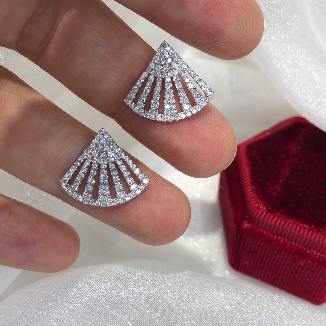 14k Gold 0.94 Ct Natural H Diamond Earrings - 4