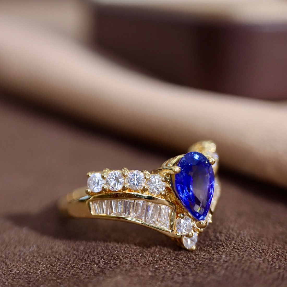 14k Gold 2.23 Ctw Natural Sapphire & Diamond Ring - 2