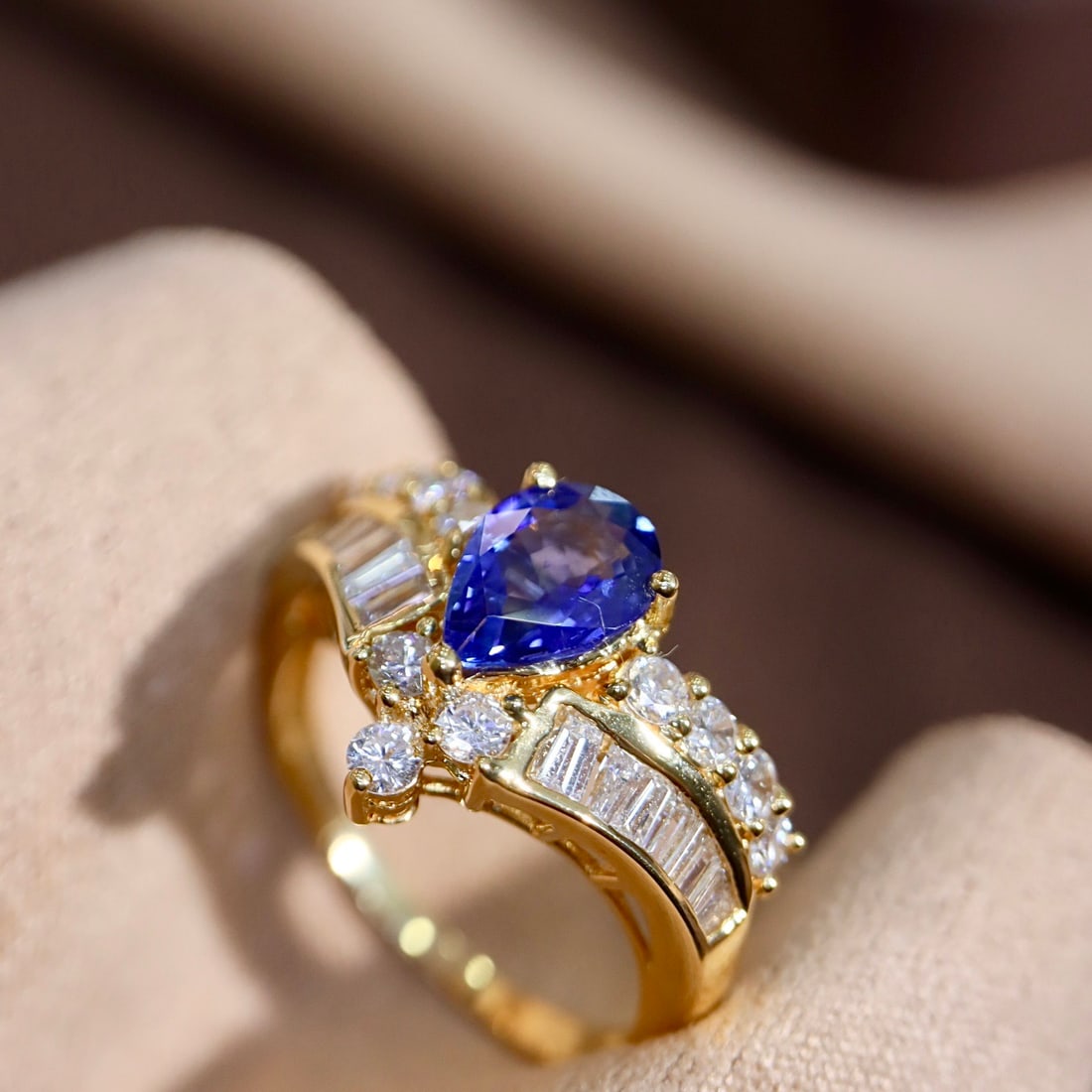 14k Gold 2.23 Ctw Natural Sapphire & Diamond Ring - 6