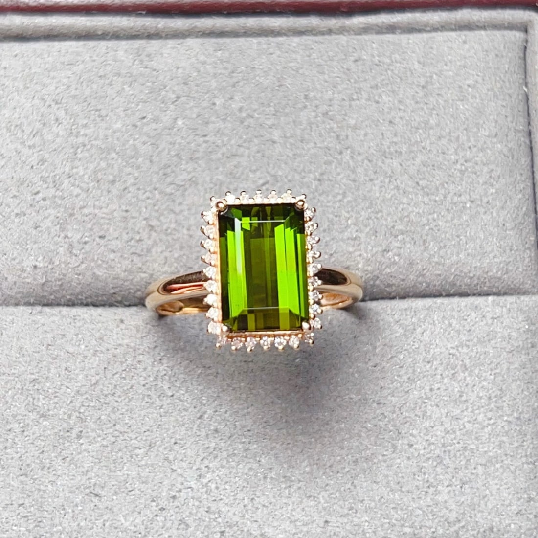 14k Gold 3.61 Ctw Natural Tourmaline & Diamond Ring: Ref:231128431 // gold content:14k gold // ring size:7. 25us // // main gemstone:tourmaline // shape:octagonal // carat weight:3. 45ct // color:green // treatment:natural // // adjacent gemstone 2 : di