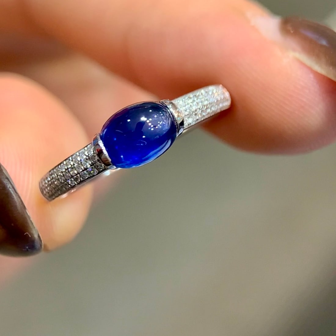 14k Gold 1.28 Ctw Vivid Blue Natural Sapphire & Diamond Ring - 4