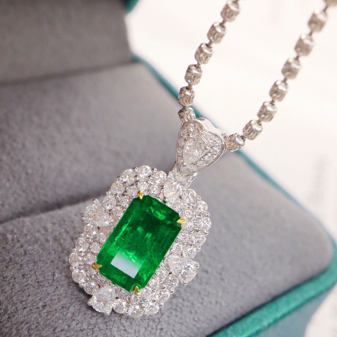 14k Gold 2.11 Ctw Vivid Green Natural Emerald & Diamond Pendant( Without Chain ) - 2