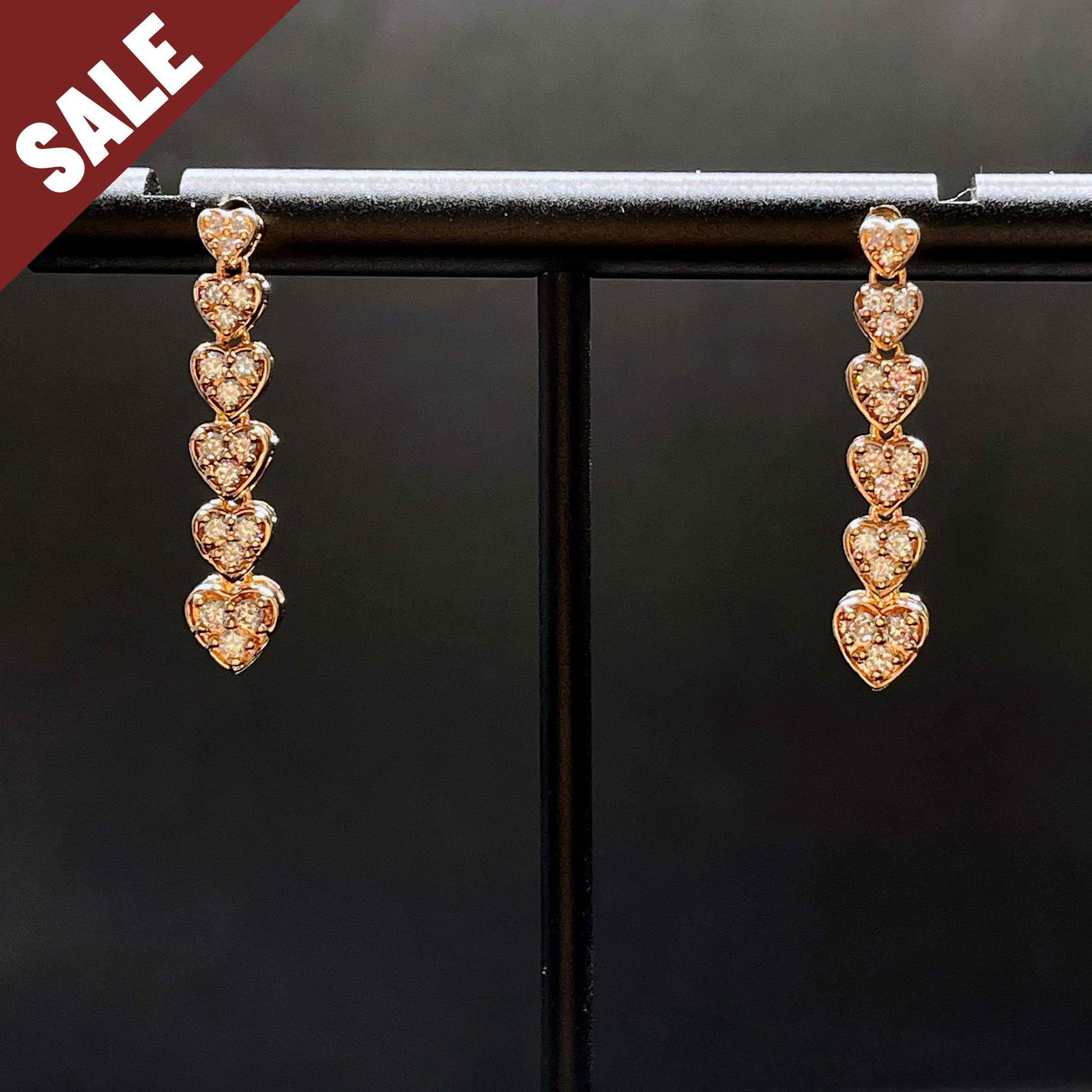 14k Gold 0.5 Ct Natural Diamond Earrings: Ref:230794046 // gold content:14k gold // main gemstone:diamond // shape:round // carat weight:0. 5ct // color:pink // treatment:natural // cut grade:g // Condition: NewHigh Estimate: 2600Low
