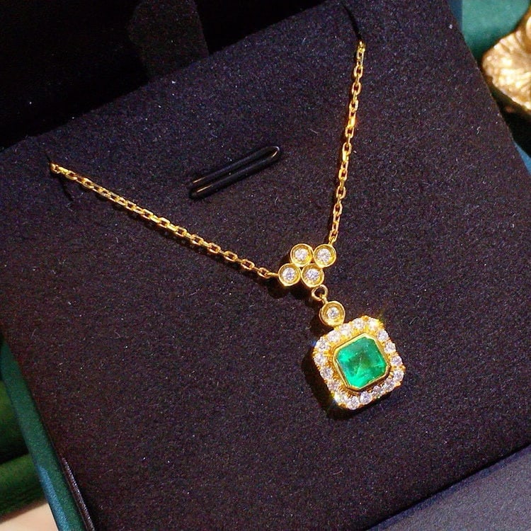 14k Gold 0.86 Ctw Natural Emerald & Diamond Necklace - 7