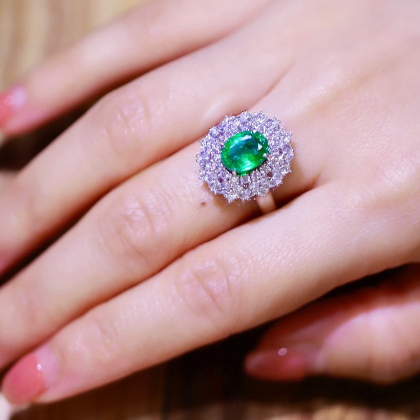 14k Gold 3.05 Ctw Vivid Green Natural Emerald & Diamond Ring - 8