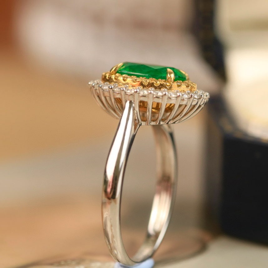 14k Gold 1.95 Ct Vivid Green Natural Emerald & Diamond Ring - 5