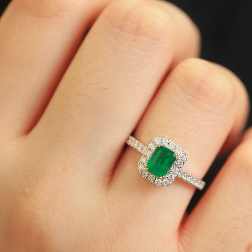 14k Gold 1.27 Ctw Vivid Green Natural Emerald & Diamond Ring - 5