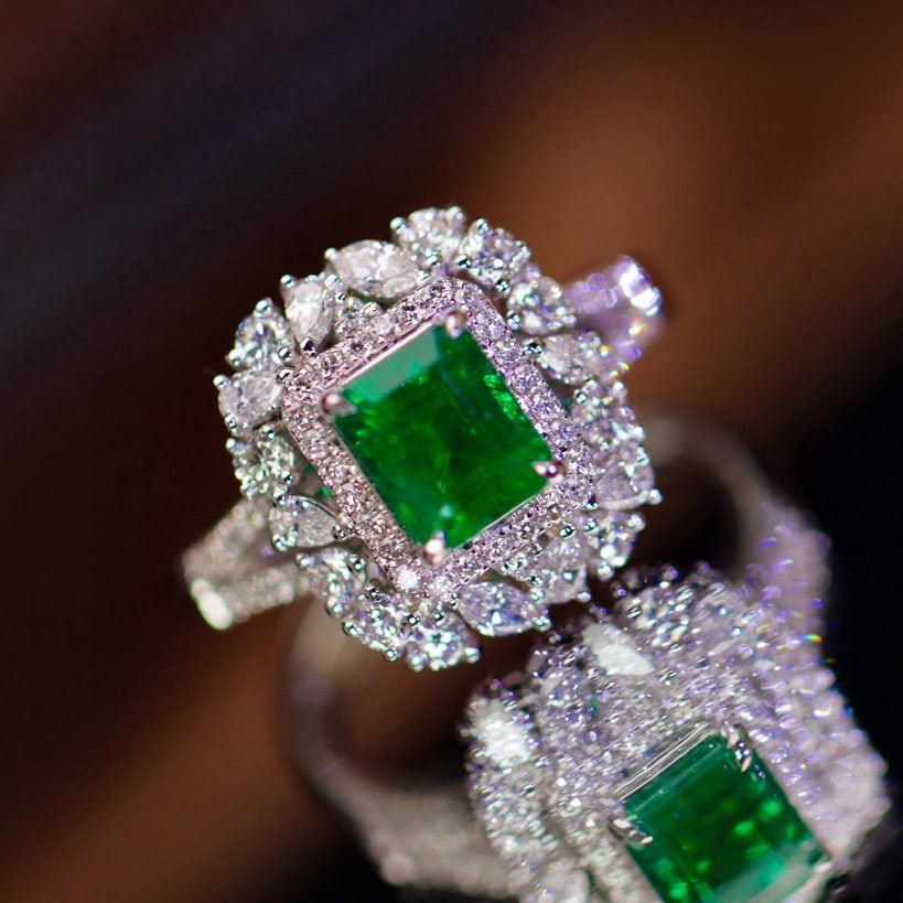 14k Gold 2.07 Ctw Vivid Green Natural Emerald & Diamond Ring - 3