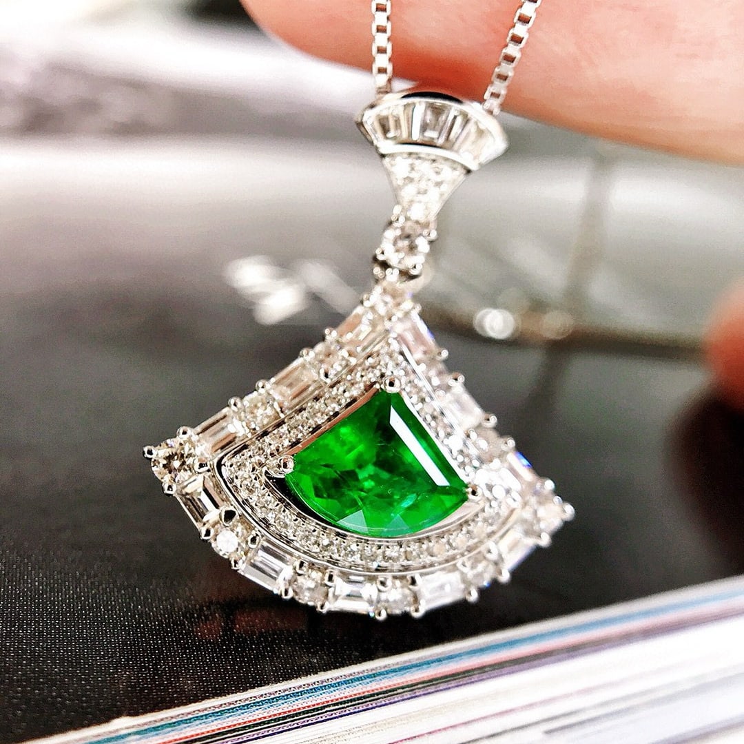 14k Gold 1.48 Ctw Vivid Green Natural Emerald & Diamond Pendant( Without Chain ) - 5