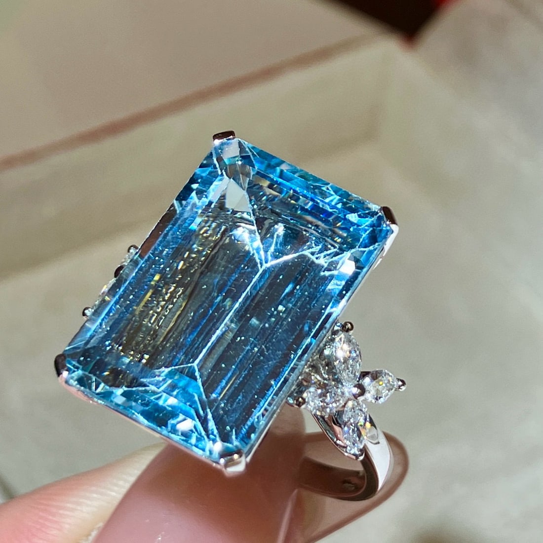 14k Gold 11.76 Ctw Natural Aquamarine & Diamond Ring - 2