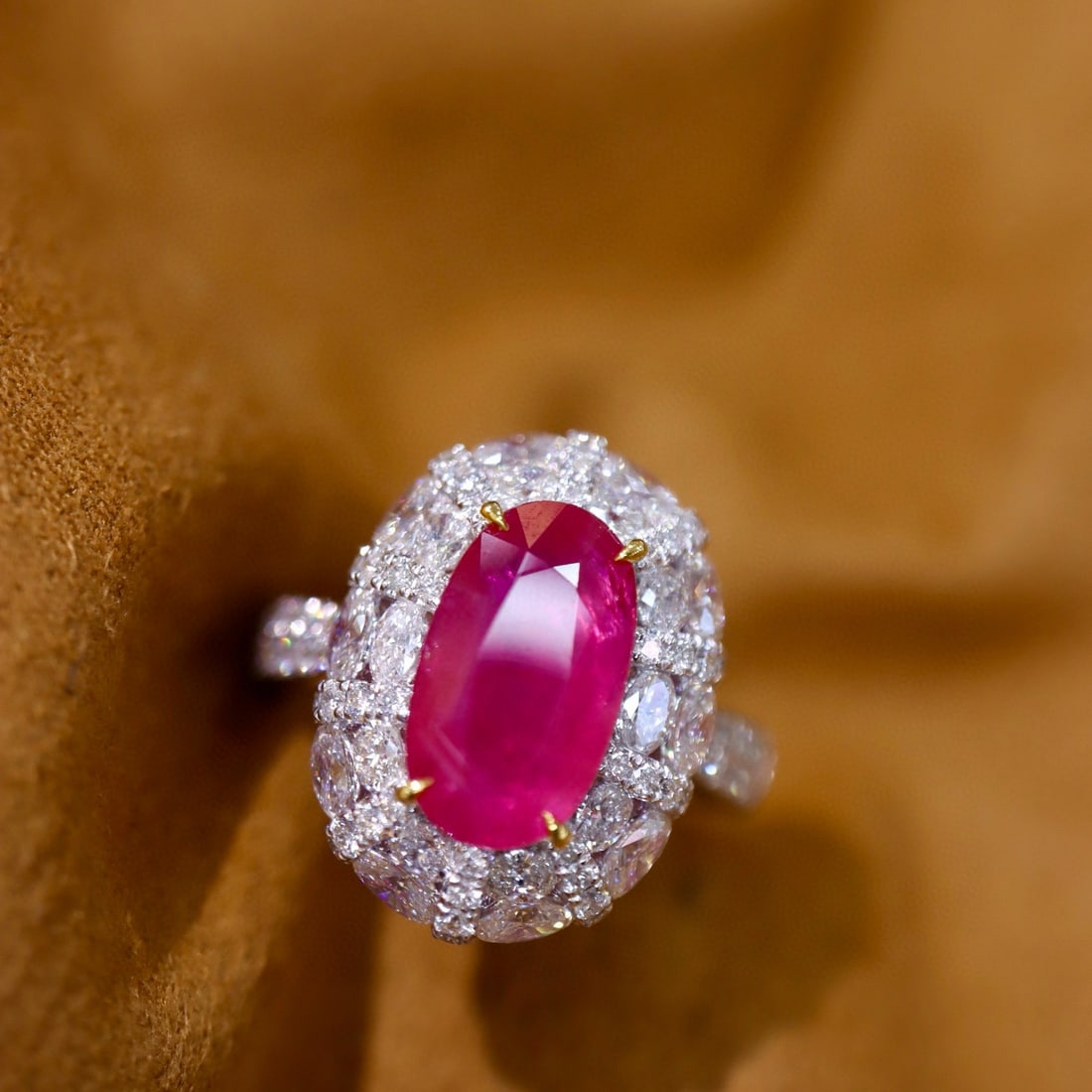 14k Gold 4.68 Ctw Natural Ruby & Diamond Ring - 3