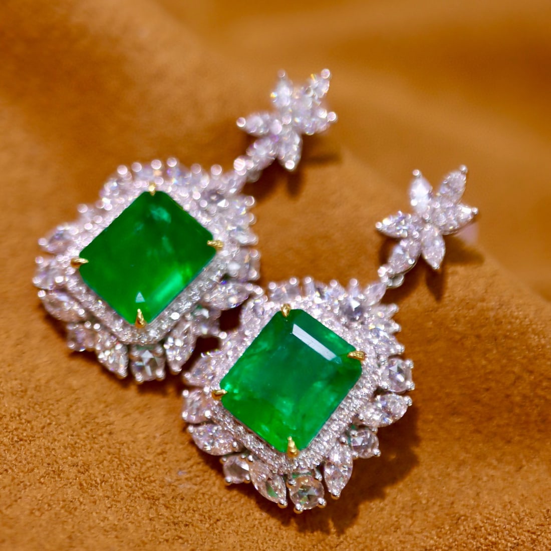 14k Gold 7.62 Ctw Vivid Green Natural Emerald & Diamond Earrings - 3