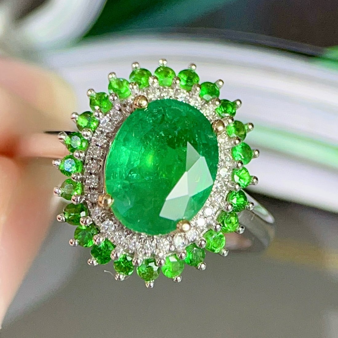 14k Gold 1.78 Ct Natural Emerald & Diamond & Tsavorite Ring: Ref:230941207 // gold content:14k gold // ring size:7. 25us // // main gemstone:emerald // shape:oval // carat weight:1. 78ct // color:green // treatment:natural // // adjacent gemstone 2 : diamond //