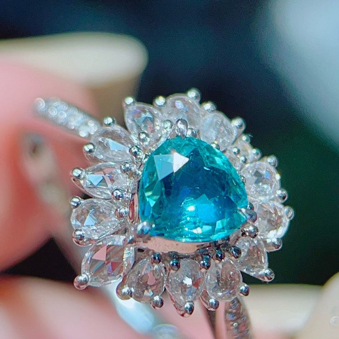 14k Gold 0.88 Ctw Natural Paraiba Tourmaline & Diamond Ring - 3
