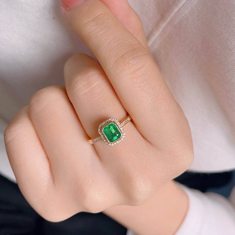 14k Gold 1.06 Ctw Vivid Green Natural Emerald & Diamond Ring - 4