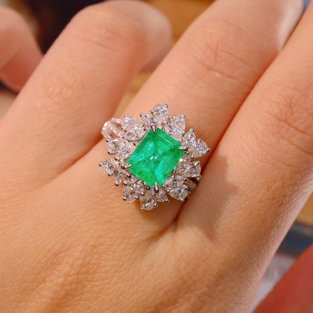 14k Gold 3.51 Ctw Natural Emerald & Diamond Ring - 5