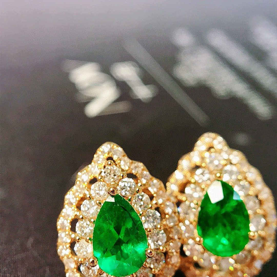 14k Gold 1.31 Ctw Vivid Green Natural Emerald & Diamond Earrings - 5