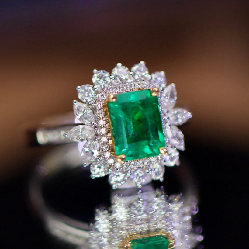 14k Gold 2.22 Ctw Vivid Green Natural Emerald & Diamond Ring - 5