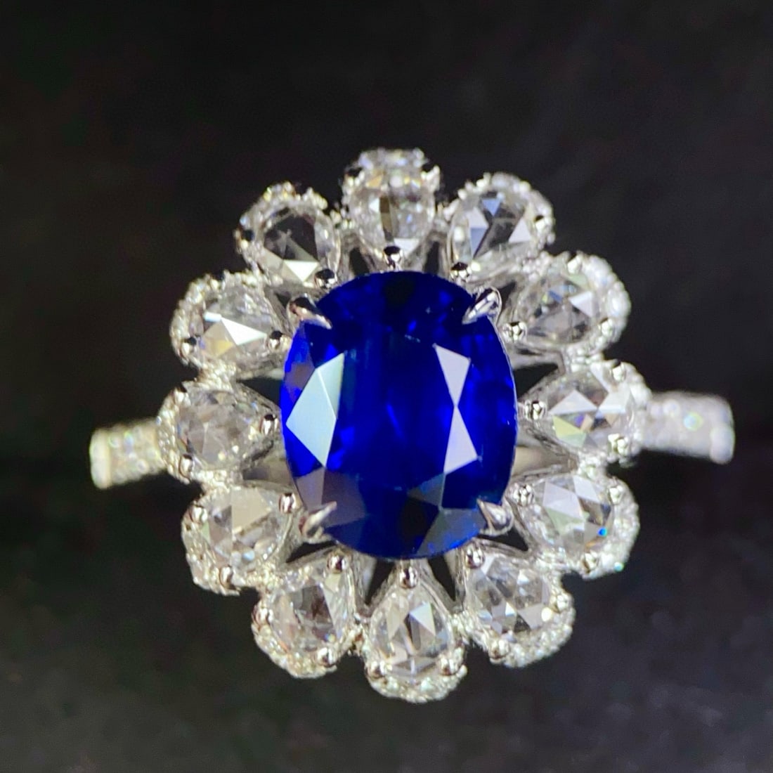 14k Gold 2.88 Ctw Natural Sapphire & Diamond Ring: Ref:230942077 // gold content:14k gold // ring size:7. 25us // // main gemstone:sapphire // shape:oval // carat weight:2. 08ct // color:royal blue // treatment:natural // // adjacent gemstone 2 : diam