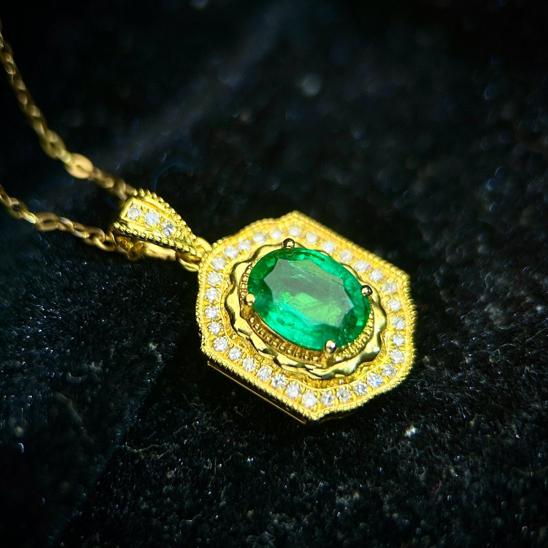 14k Gold 1.27 Ctw Vivid Green Natural Emerald & Diamond Pendant( Without Chain ) - 4